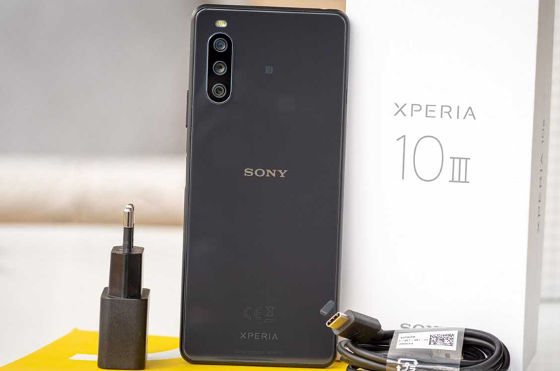 xperia-10-III-complect.jpg xperia-10-III-complect.jpg