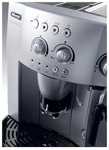 Кофемашина De'Longhi Magnifica ESAM 4200 (Серебристый)